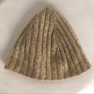 100% wool hat. Excellent condition. Made in Scotland. XS fit, wheat colour.
